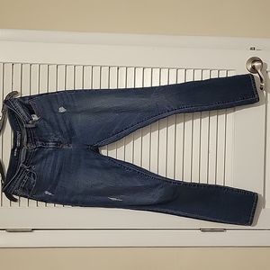 NWOT Old Navy Curvy Mid Rise Skinny jeans Size 6 short